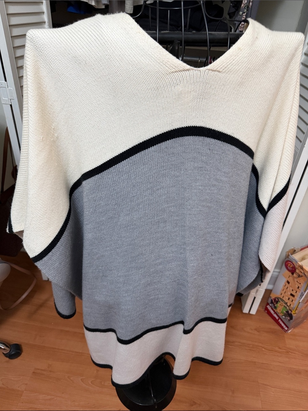 Neutral Colorblock Open Front Women's Sweater Cardigan - Picture 2 of 2